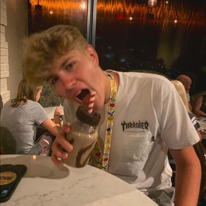 Meet your Posher, Logan